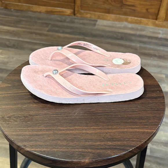Coach Pink Logo-Pattern Flip Flop Sandals - Picture 5 of 8